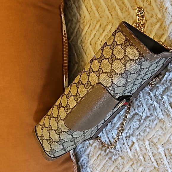 Gucci GG Sherry Line Clutch - Picture 4 of 16